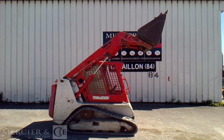 BOBCAT CHARGEUR COMPACT  SUR CHENILLE T110 1717H AN2013 ROUGE T110