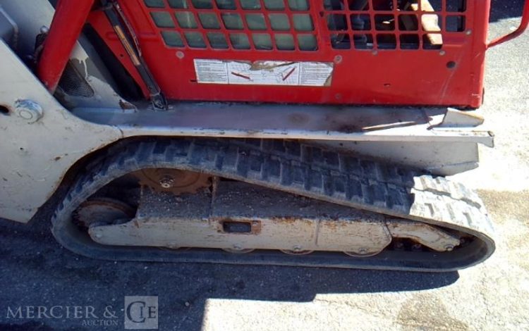 BOBCAT CHARGEUR COMPACT  SUR CHENILLE T110 1717H AN2013 ROUGE T110