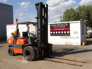 TOYOTA CHARIOT ELEVATEUR FRONTAL 5 TONNES  10330