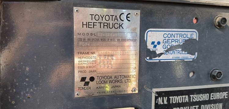 TOYOTA CHARIOT ELEVATEUR FRONTAL 5 TONNES  10330