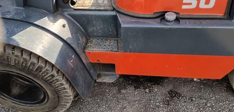 TOYOTA CHARIOT ELEVATEUR FRONTAL 5 TONNES  10330