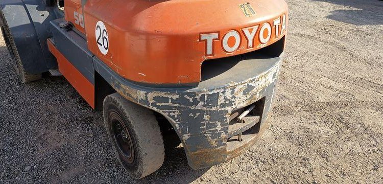 TOYOTA CHARIOT ELEVATEUR FRONTAL 5 TONNES  10330