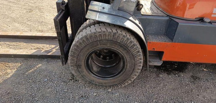 TOYOTA CHARIOT ELEVATEUR FRONTAL 5 TONNES  10330