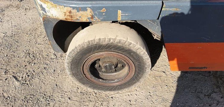 TOYOTA CHARIOT ELEVATEUR FRONTAL 5 TONNES  10330