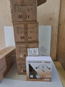Autre Lot de 14 éléments en PVC de différentes formes  de diamètre 250  162