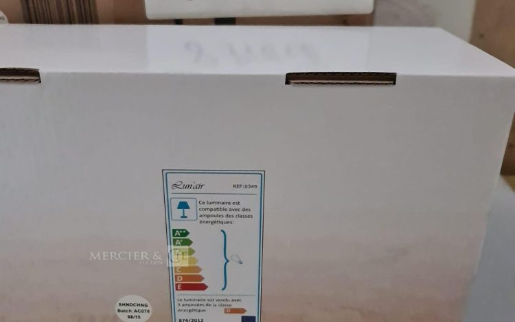 Autre Lot de 14 éléments en PVC de différentes formes  de diamètre 250  162