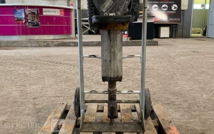 WACKER NEUSON BH65  PIQ010090