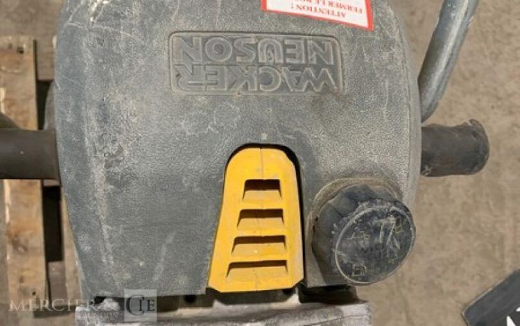 WACKER NEUSON BH65  PIQ011090