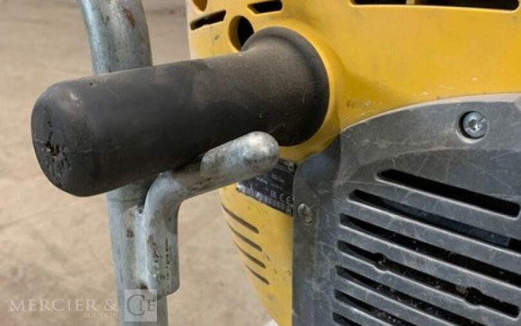 WACKER NEUSON BH65  PIQ011090