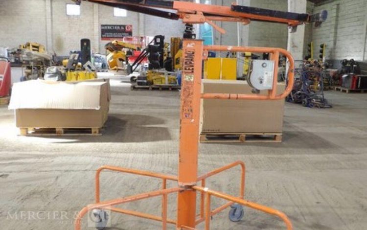 TAKEUCHI 6 AF  LEV010391