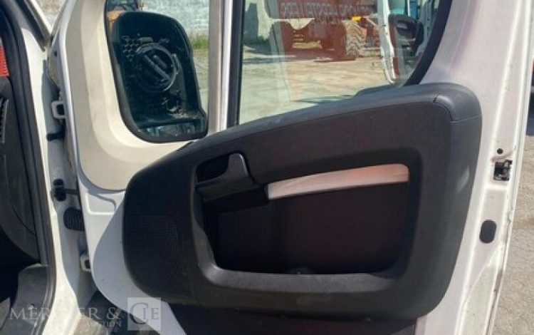 PEUGEOT BOXER  1-XFZ-599
