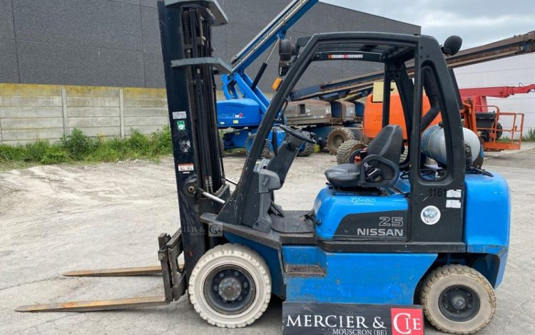 NISSAN UD02A25B / FRG2.5  8688