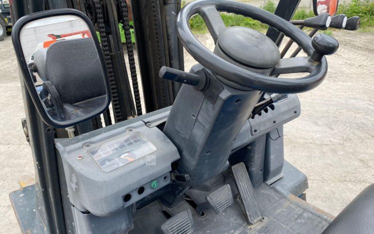 NISSAN UD02A25B / FRG2.5  8688