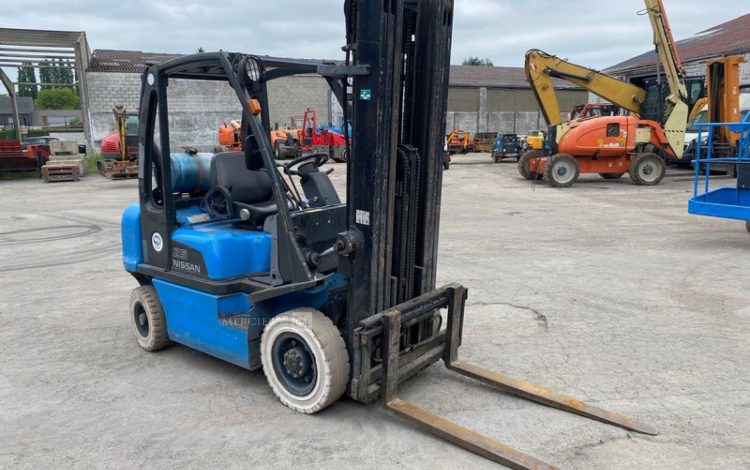 NISSAN UD02A25B / FRG2.5  8688