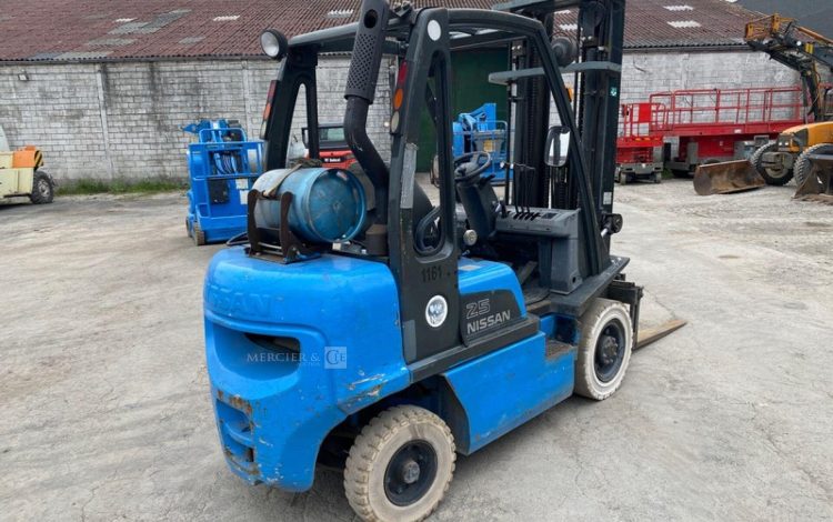 NISSAN UD02A25B / FRG2.5  8688