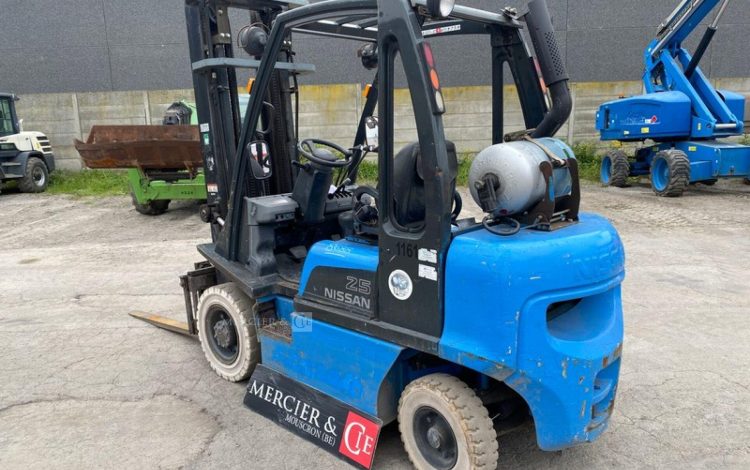 NISSAN UD02A25B / FRG2.5  8688