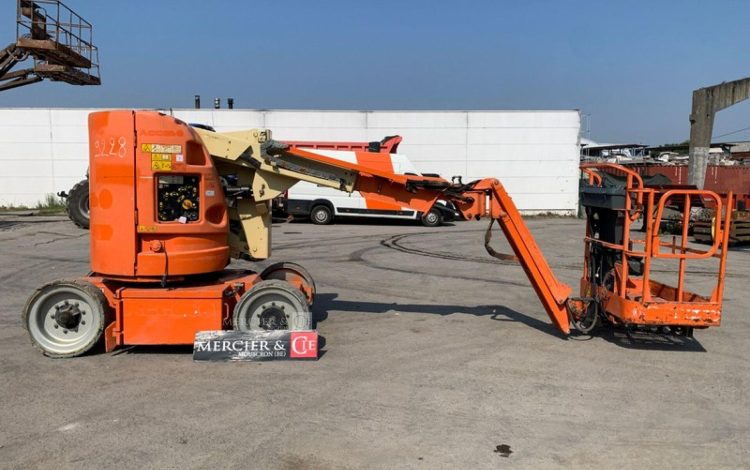 JLG E300 AJP / BE11  9228