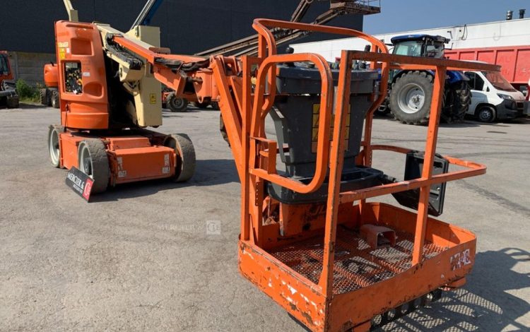JLG E300 AJP / BE11  9228