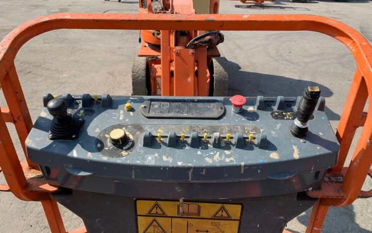 JLG E300 AJP / BE11  9228