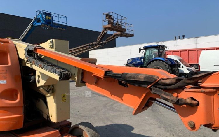 JLG E300 AJP / BE11  9228