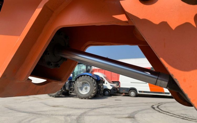 JLG E300 AJP / BE11  9228