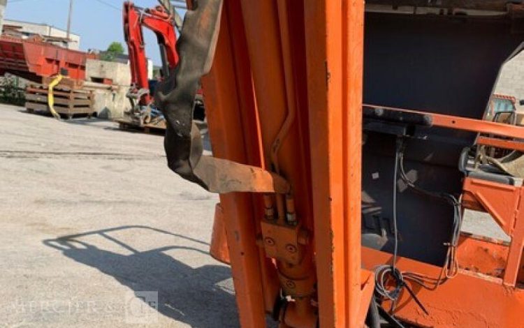 JLG E300 AJP / BE11  9228