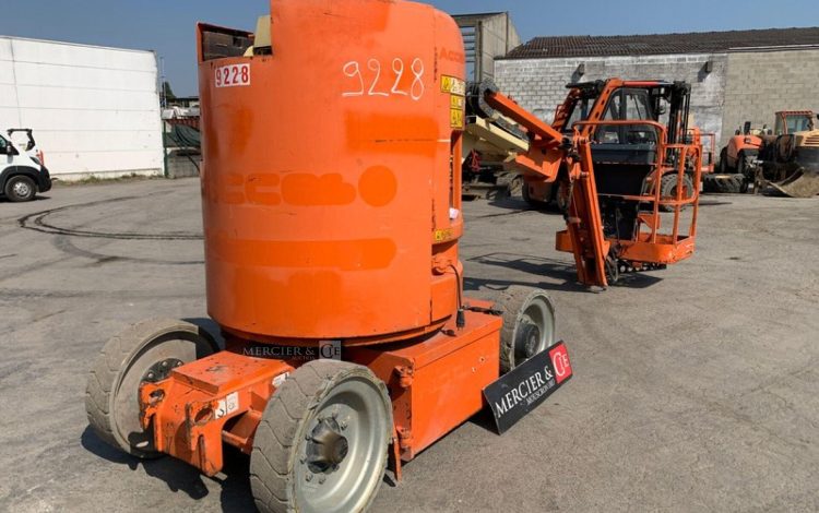 JLG E300 AJP / BE11  9228