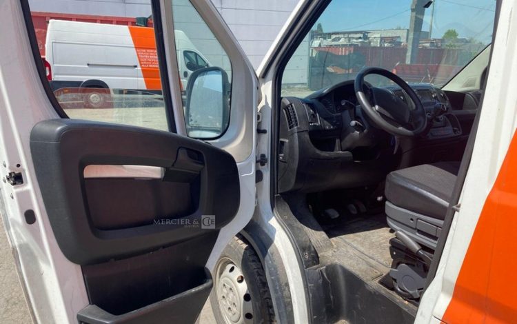PEUGEOT BOXER  2-AJN-759