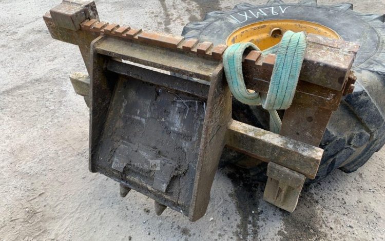 MECALAC 12MXT  12MXT