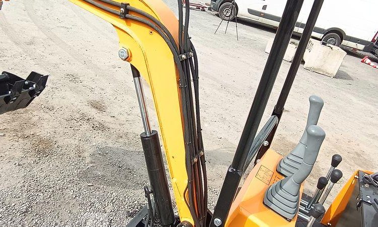 HIGHTOP MICROPELLE SUR CHENILLES HT10 DIESEL 1T – ANNEE 2024 – MATERIEL NEUF  2024054