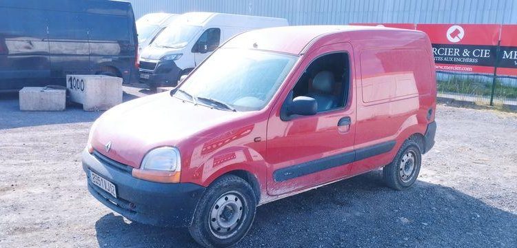 RENAULT KANGOO EXPRESS 1,2 16V 75 CV – ESSENCE – 86966 KMS – ANNEE 2003 BORDEAUX 2351VJ62