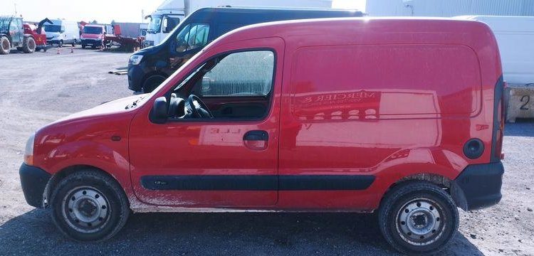 RENAULT KANGOO EXPRESS 1,2 16V 75 CV – ESSENCE – 86966 KMS – ANNEE 2003 BORDEAUX 2351VJ62