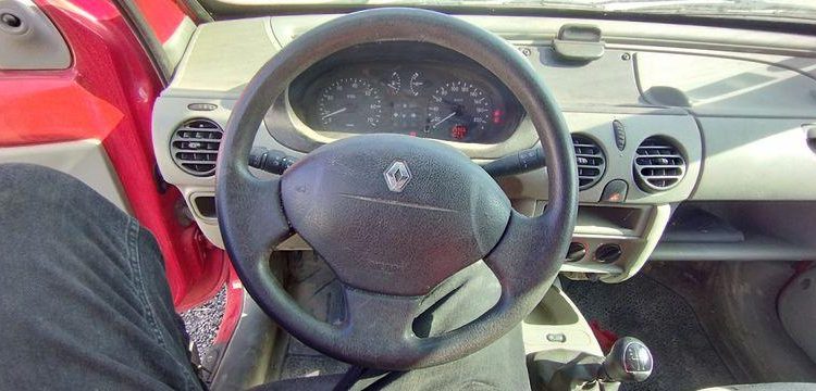 RENAULT KANGOO EXPRESS 1,2 16V 75 CV – ESSENCE – 86966 KMS – ANNEE 2003 BORDEAUX 2351VJ62