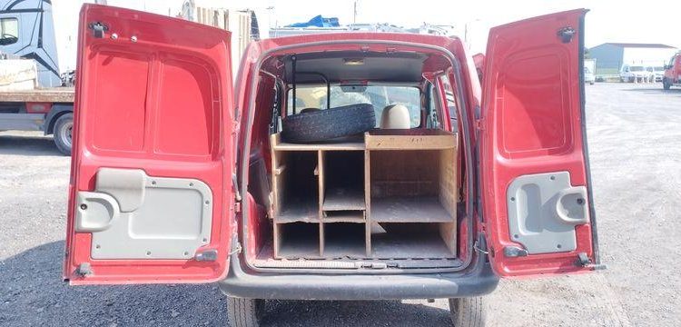RENAULT KANGOO EXPRESS 1,2 16V 75 CV – ESSENCE – 86966 KMS – ANNEE 2003 BORDEAUX 2351VJ62