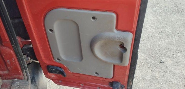 RENAULT KANGOO EXPRESS 1,2 16V 75 CV – ESSENCE – 86966 KMS – ANNEE 2003 BORDEAUX 2351VJ62