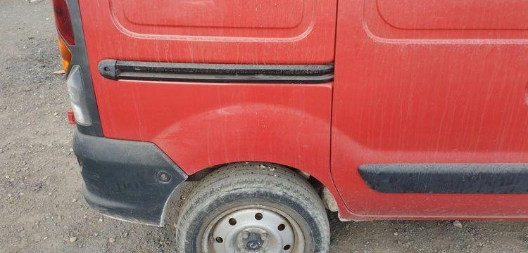 RENAULT KANGOO EXPRESS 1,2 16V 75 CV – ESSENCE – 86966 KMS – ANNEE 2003 BORDEAUX 2351VJ62