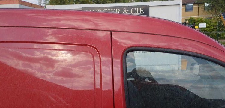 RENAULT KANGOO EXPRESS 1,2 16V 75 CV – ESSENCE – 86966 KMS – ANNEE 2003 BORDEAUX 2351VJ62