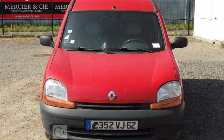RENAULT KANGOO EXPRESS 1,2 16V 75 CV – ESSENCE – 140201 KMS – ANNEE 2003 BORDEAUX 2352VJ62