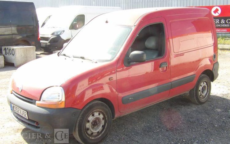 RENAULT KANGOO EXPRESS 1,2 16V 75 CV – ESSENCE – 140201 KMS – ANNEE 2003 BORDEAUX 2352VJ62