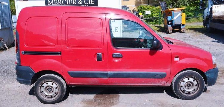 RENAULT KANGOO EXPRESS 1,2 16V 75 CV – ESSENCE – 140201 KMS – ANNEE 2003 BORDEAUX 2352VJ62