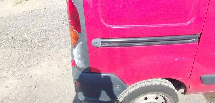 RENAULT KANGOO EXPRESS 1,2 16V 75 CV – ESSENCE – 140201 KMS – ANNEE 2003 BORDEAUX 2352VJ62