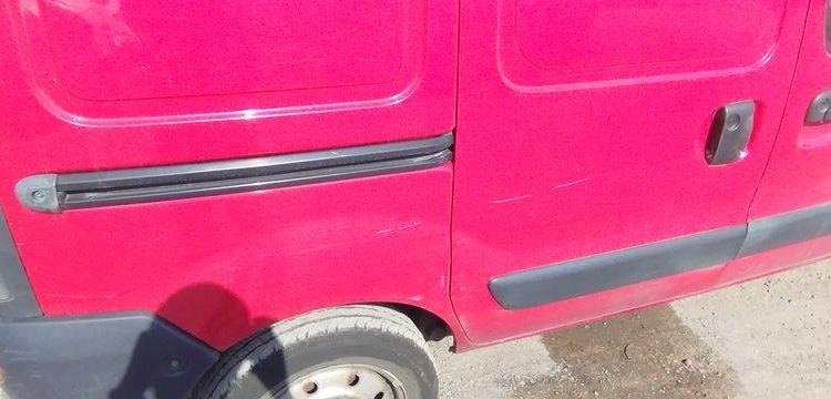 RENAULT KANGOO EXPRESS 1,2 16V 75 CV – ESSENCE – 140201 KMS – ANNEE 2003 BORDEAUX 2352VJ62