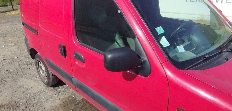 RENAULT KANGOO EXPRESS 1,2 16V 75 CV – ESSENCE – 140201 KMS – ANNEE 2003 BORDEAUX 2352VJ62