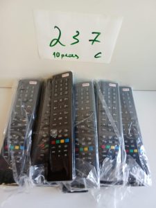 Autre Lot d’environ 50 sachets de Vis auto perforant à tête bombée  234