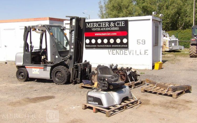 NISSAN CHARIOT ELEVATEUR FRONTAL DX30 3T  28684