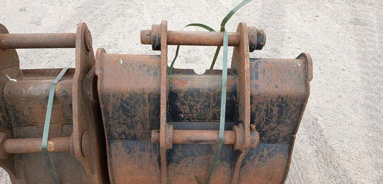 CATERPILLAR LOT DE 2 GODETS DE CURAGE  2CATGC