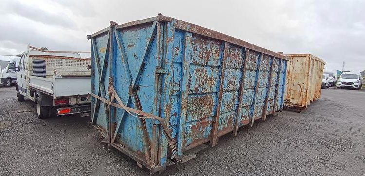 LOT DE 3 BENNES DE 24M3  3-24M3