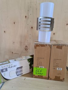 Autre Lot de 4  appliques murales pour extérieur E21 IP44 de 40x20cm , 230V -50Hz marq  307