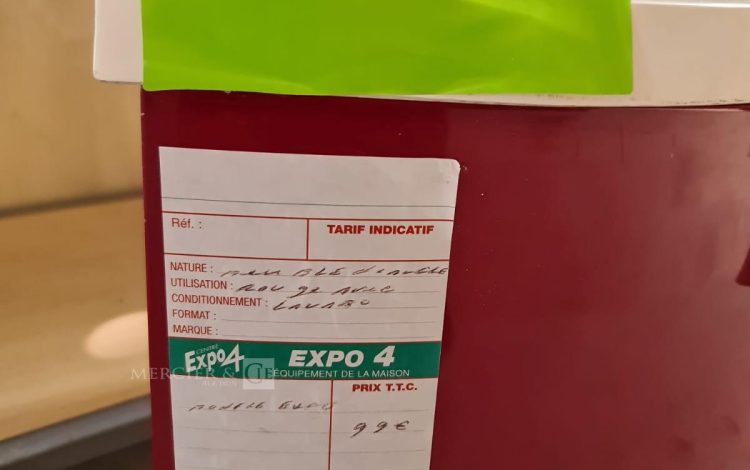 Autre Meuble d’angle pour salle de bain  avec lavabo couleur rouge  311
