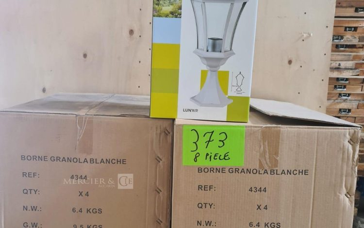 Autre Lot de 8 bornes lanternes pour extérieur blanche 6 faces culot E27 100Watts  313